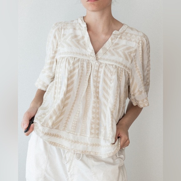 Old Navy Cream Geometric Blouse - Picture 1 of 6
